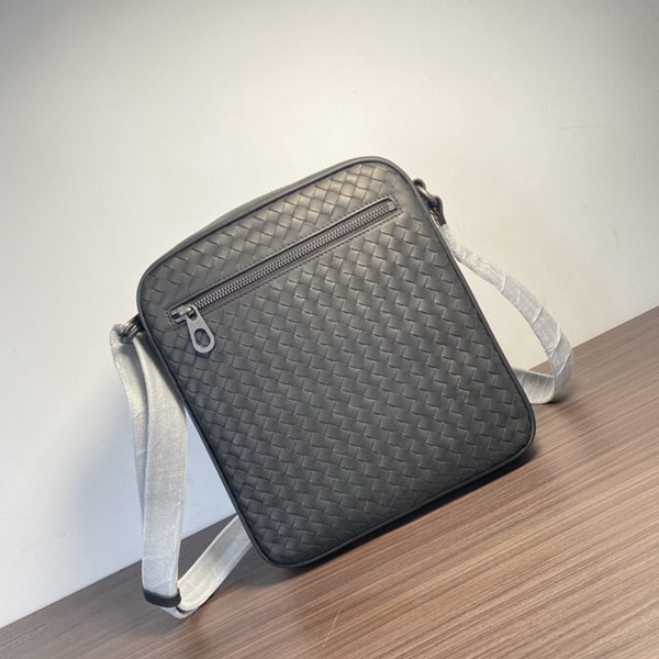 ボッテガヴェネタバッグ正面デザイン